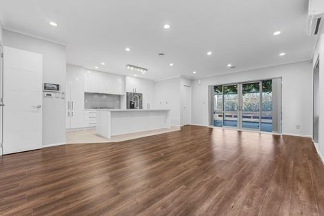 Photo of property in 4 Bruckless Drive, Flat Bush, Auckland, 2019