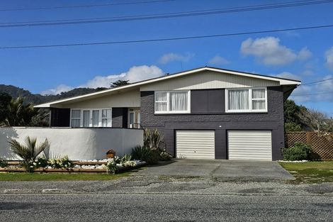 Photo of property in 32 Domett Esplanade, Cobden, Greymouth, 7802