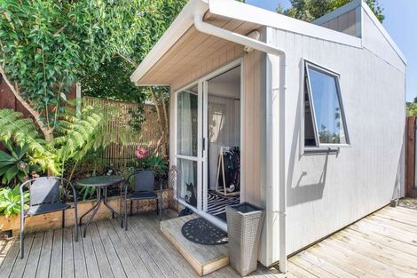 Photo of property in 8 Kashmir Road, Glen Eden, Auckland, 0602