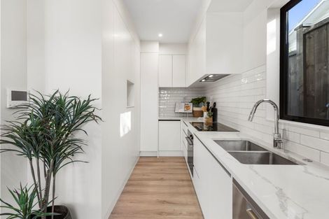 Photo of property in 136d Forrest Hill Road, Forrest Hill, Auckland, 0620