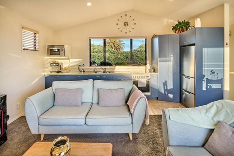 Photo of property in 2 Toms Road, Titahi Bay, Porirua, 5022