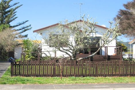 Photo of property in 10 Nicholas Avenue, Whitianga, 3510