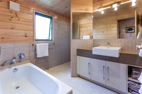 Photo of property in 32 Saint Andrews Drive, Pauanui, Hikuai, 3579