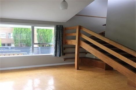 Photo of property in 13a Kingsbridge Place, Newlands, Wellington, 6037