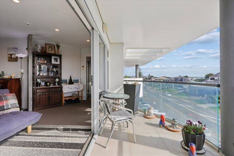 Photo of property in 5/1086 Papamoa Beach Road, Papamoa Beach, Papamoa, 3118
