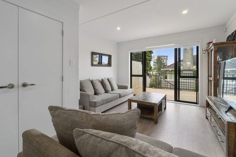 Photo of property in 6/2 Brandon Road, Glen Eden, Auckland, 0602