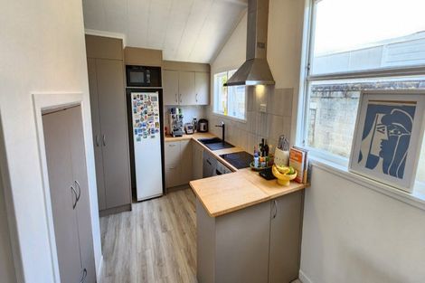 Photo of property in 10a Cutfield Road, New Plymouth, 4310