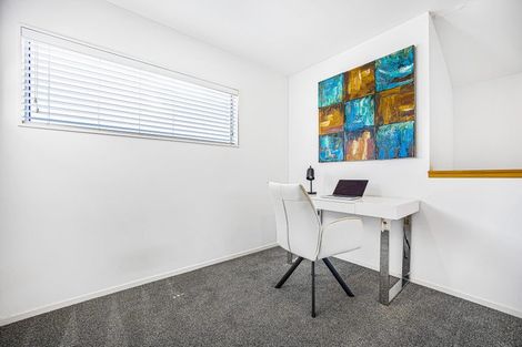 Photo of property in 28 Shah Place, Glen Eden, Auckland, 0602