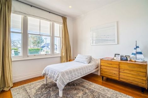 Photo of property in 6 Richmond Avenue, Northcote Point, Auckland, 0627