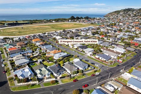Photo of property in 21 Hargest Crescent, Saint Kilda, Dunedin, 9012