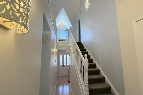 Photo of property in 35 Ravenstone Place, Chatswood, Auckland, 0626