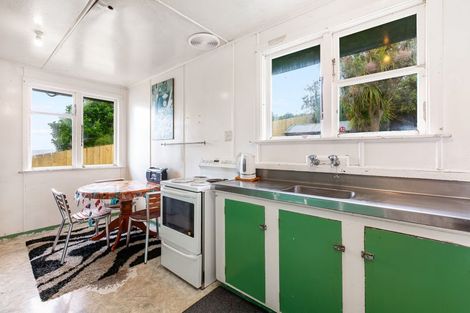 Photo of property in 15 Northumberland Street, Cannons Creek, Porirua, 5024