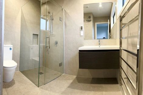 Photo of property in 22a Dallinghoe Crescent, Milford, Auckland, 0620