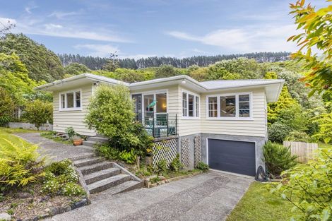 Photo of property in 52 Chester Road, Tawa, Wellington, 5028