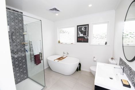 Photo of property in 2/39 Cassino Crescent, Onekawa, Napier, 4110