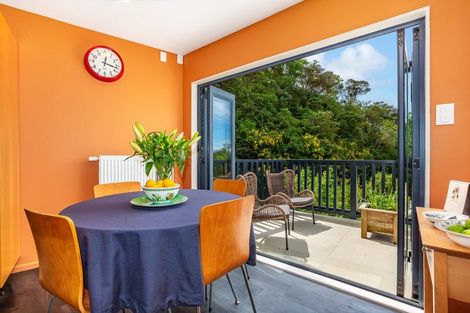 Photo of property in 15 Bank Road, Northland, Wellington, 6012