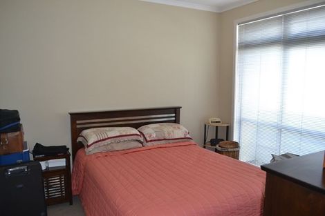 Photo of property in 10/11 Carlos Drive, Flat Bush, Auckland, 2016