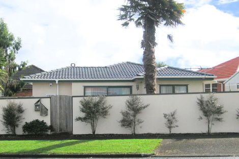 Photo of property in 28 James Laurie Street, Henderson, Auckland, 0612