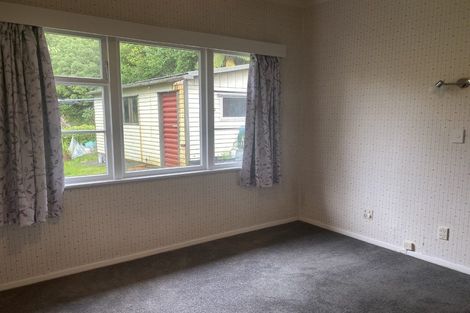 Photo of property in 5 Chesterton Street, Johnsonville, Wellington, 6037