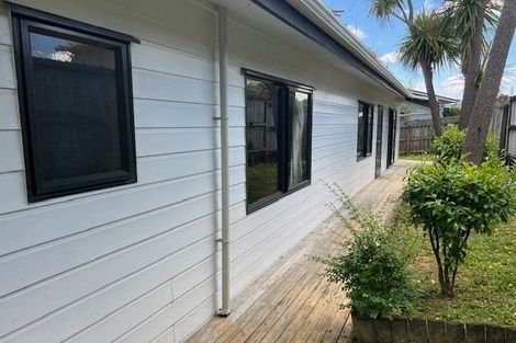 Photo of property in 1/48 Blakeborough Drive, Forrest Hill, Auckland, 0620