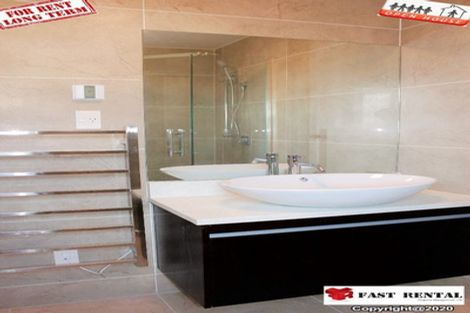 Photo of property in 52 Corricvale Way, Northcross, Auckland, 0630