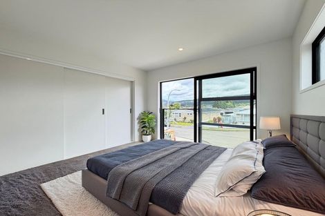 Photo of property in 16b Joseph Grove, Elderslea, Upper Hutt, 5018