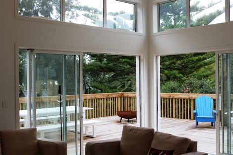 Photo of property in 420a Whangaparaoa Road, Stanmore Bay, Whangaparaoa, 0932