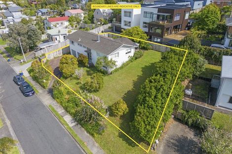 Photo of property in 1 Montana Avenue, Murrays Bay, Auckland, 0630