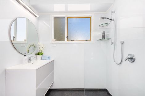 Photo of property in 42b Hicks Close, Whitby, Porirua, 5024