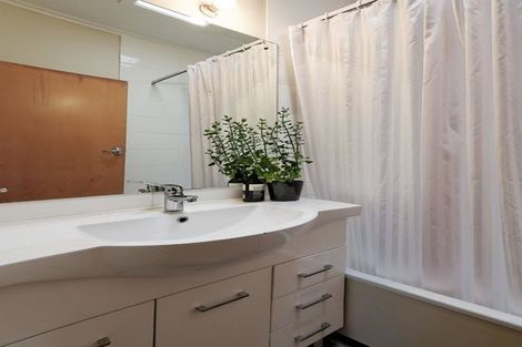 Photo of property in 121 Mcleod Road, Te Atatu South, Auckland, 0610