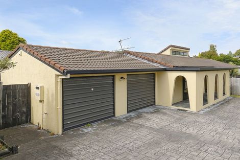 Photo of property in 2/19 Islington Avenue, New Lynn, Auckland, 0600