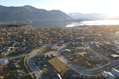 Photo of property in 66 Kirimoko Crescent, Wanaka, 9305