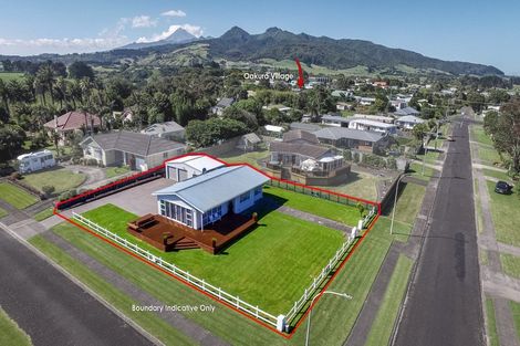 Photo of property in 20 Mace Terrace, Oakura, 4314