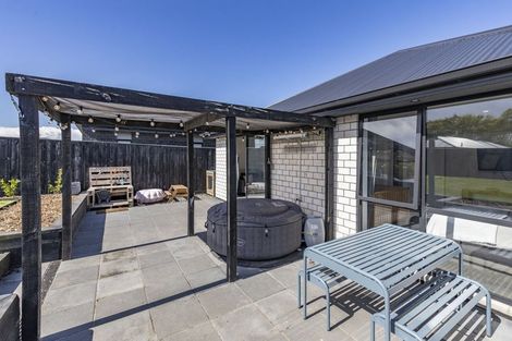 Photo of property in 19 Croydon Street, Woodend, 7610