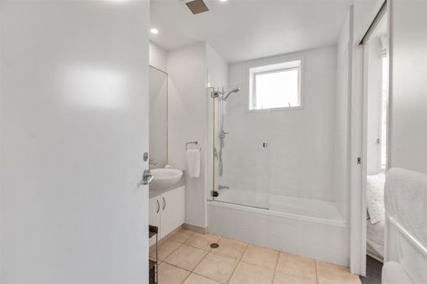 Photo of property in 2/12 Maunganui Road, Mount Maunganui, 3116