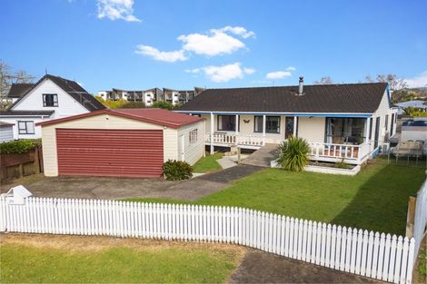 Photo of property in 39 Redlands Grove, Swanson, Auckland, 0612