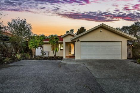 Photo of property in 31 Makora Road, Massey, Auckland, 0614