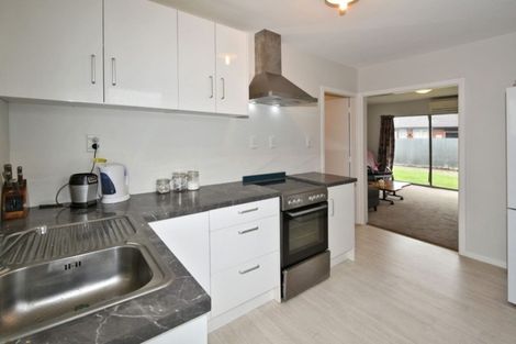 Photo of property in 2/32 Lyndon Street, Riccarton, Christchurch, 8041