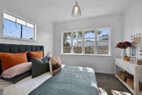 Photo of property in 9d Paynters Avenue, Strandon, New Plymouth, 4312