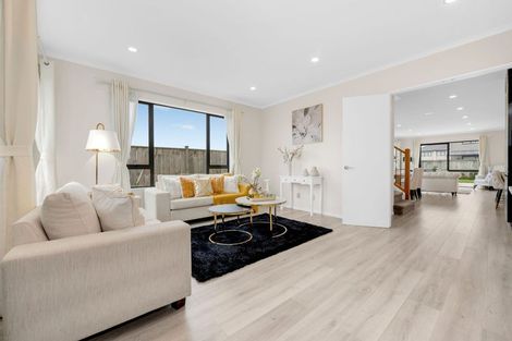 Photo of property in 27 Hakinakina Drive, Flat Bush, Auckland, 2019