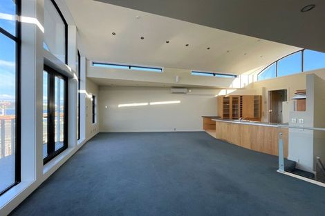 Photo of property in Endeavour Apartments, 125u2 Thorndon Quay, Pipitea, Wellington, 6011
