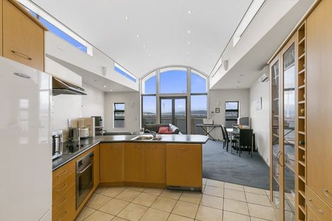 Photo of property in Endeavour Apartments, 125u2 Thorndon Quay, Pipitea, Wellington, 6011