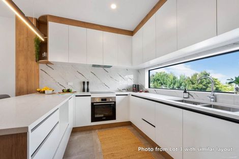 Photo of property in 6/26 Buscomb Avenue, Henderson, Auckland, 0610