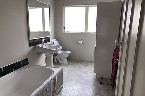 Photo of property in 51 Great South Road, Papakura, 2110