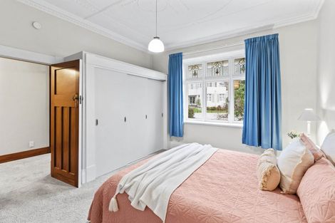 Photo of property in 241 Bay View Road, Saint Clair, Dunedin, 9012