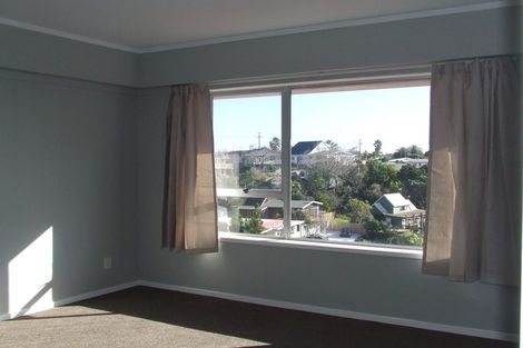Photo of property in 2 Malters Place, Browns Bay, Auckland, 0630