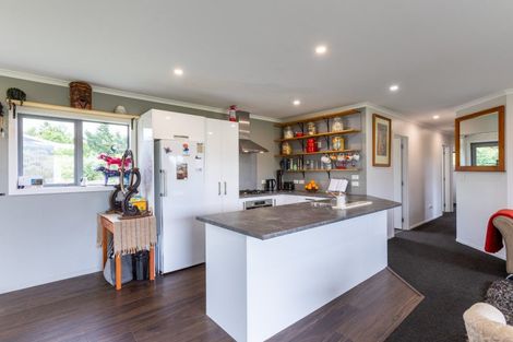 Photo of property in 220 Cowper Road, Dannevirke, 4976