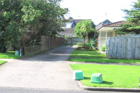 Photo of property in 2/7 Jern Place, Eastern Beach, Auckland, 2012