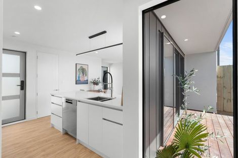Photo of property in 3/5 Clarence Street South, Addington, Christchurch, 8024