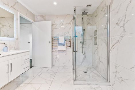 Photo of property in 2/37 Mildmay Road, Henderson, Auckland, 0610